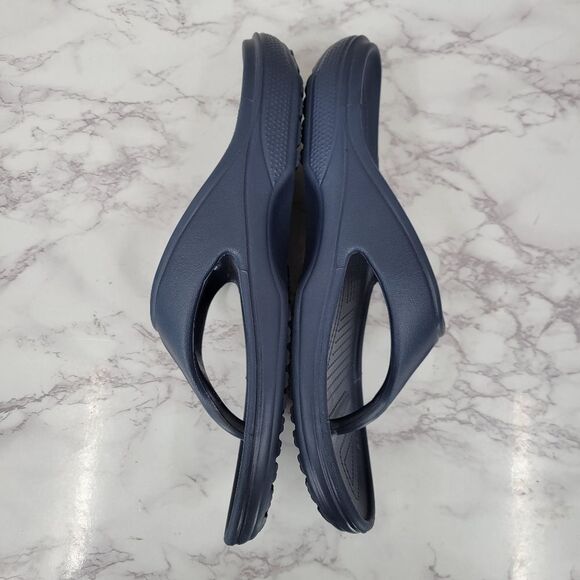 Crocs Navy Flip Flop Thong Sandals Men\'s Size 12 main image 5